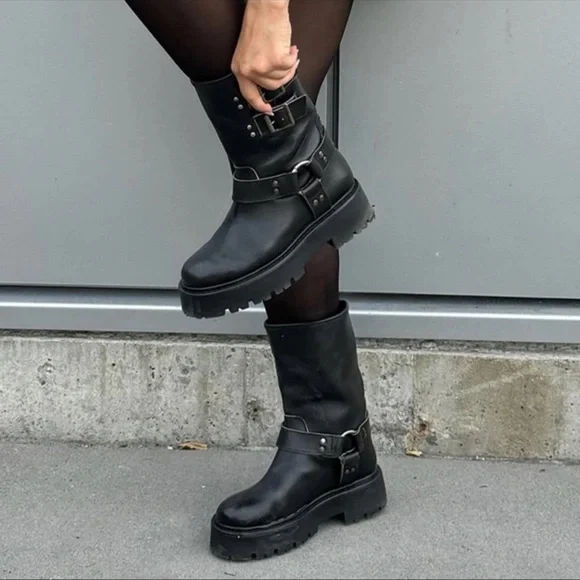 Steve Madden Reika Black Leather Buckle Hardware Motorcycle Combat Boots Goth - Picture 2 of 8